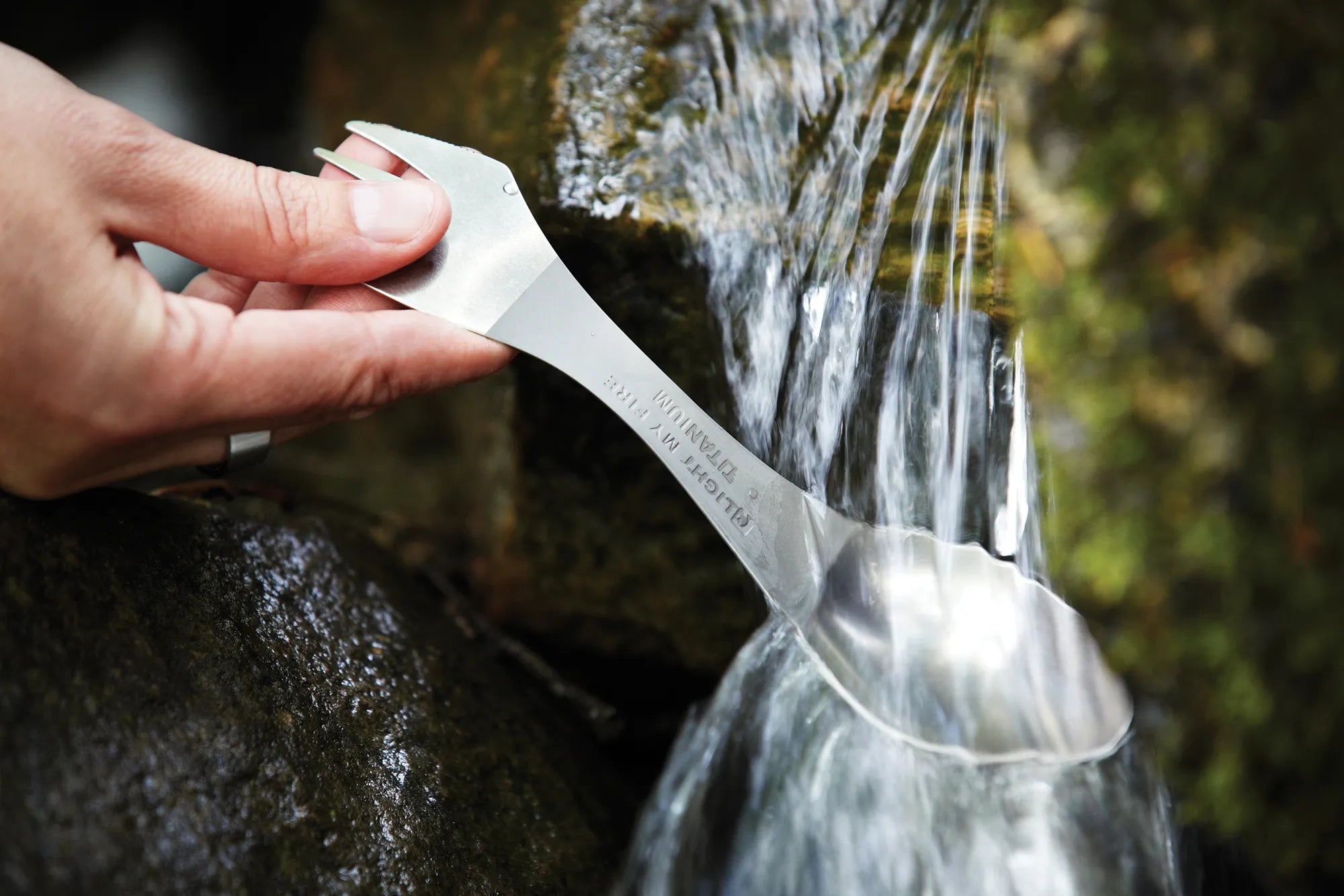 Spork Titanium - couteau, fourchette et cuillère en un, avec étui de protection