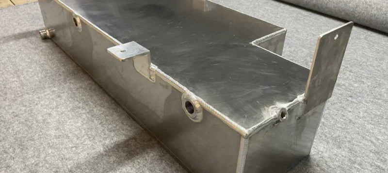 Wassertank 70 l  Unterflur aus Aluminium Fahrerseite - Abwasser für MAN TGE VW Crafter ab 2017