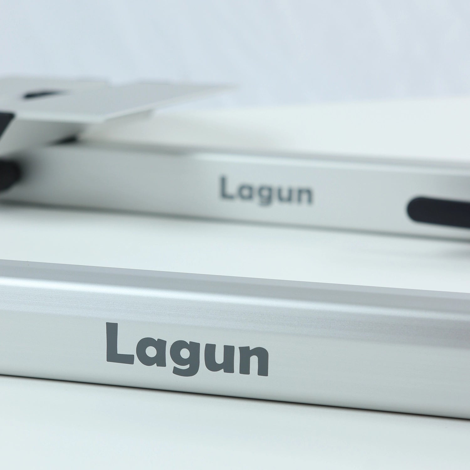 Lagun Tischgestell Set mit standard Befestigungsplatte - Silber